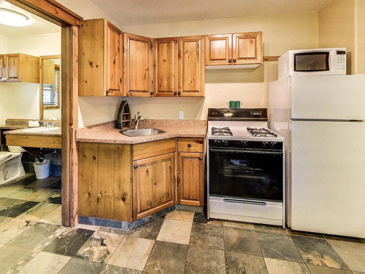 Patricia Lake Bungalows Jasper Esterno foto
