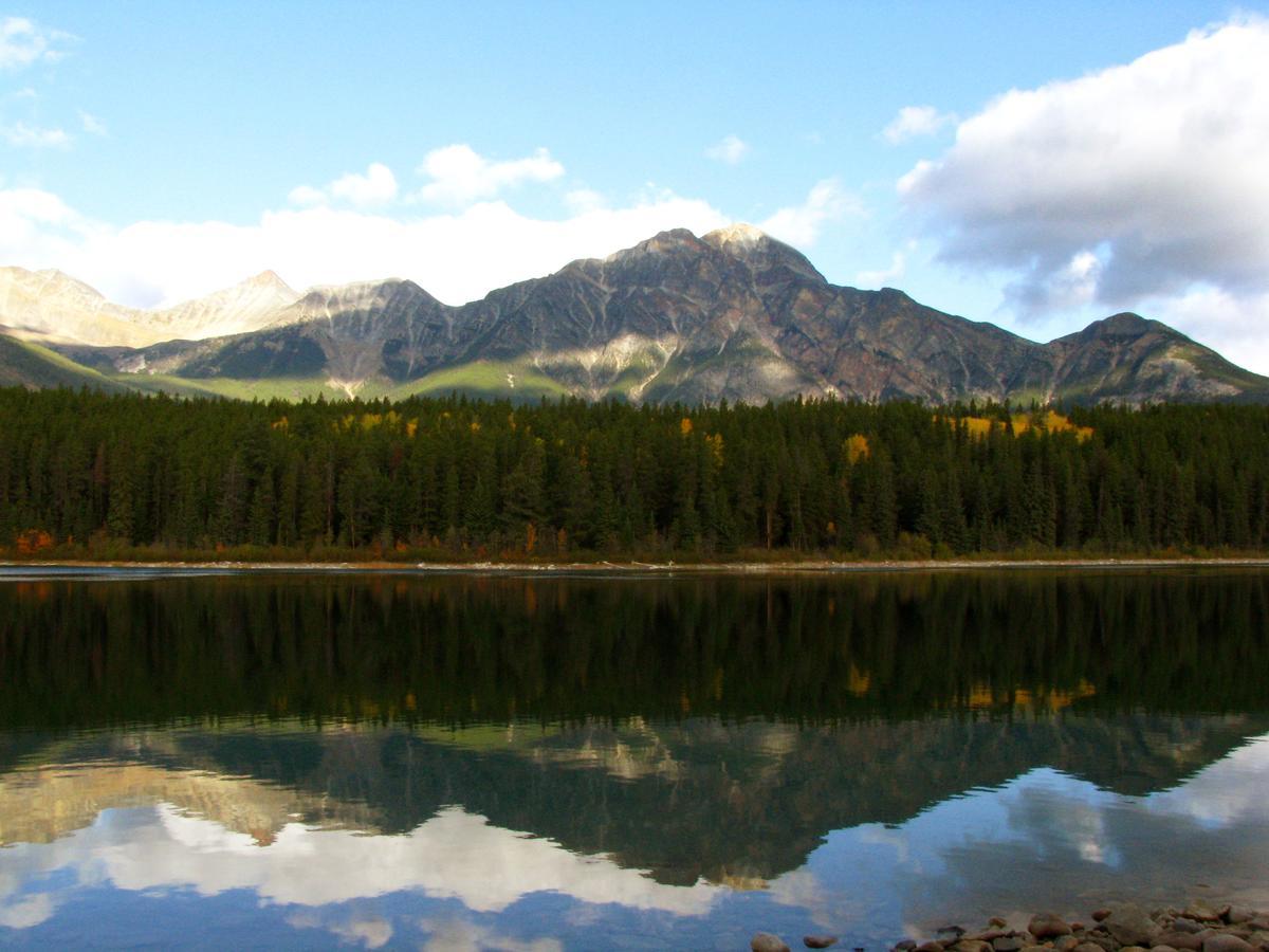Patricia Lake Bungalows Jasper Esterno foto